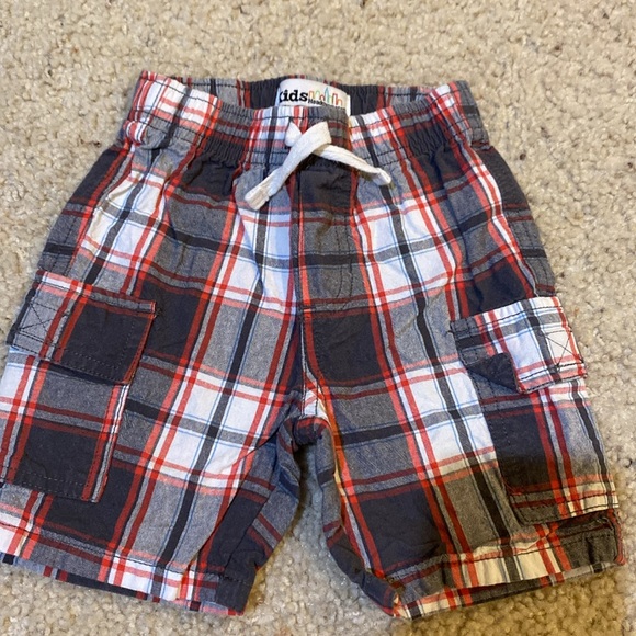 Trucks! Boys 24Month / 2T plaid shorts outfit - Picture 3 of 4